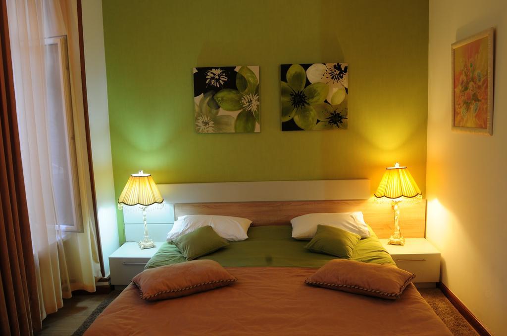 Azoyan Guest House エレバン エクステリア 写真